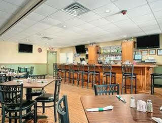 Super 8 By Wyndham Grayville מראה חיצוני תמונה
